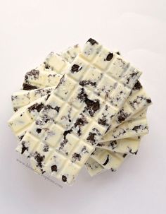 CHOCOLATE BLANCO CON CACAO NIBS (THEOCA)